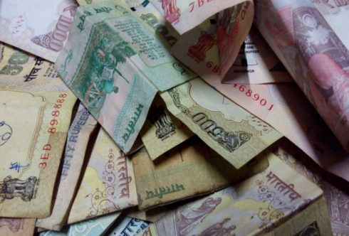 Rupee Plummets Amid FII Outflows, Trade Concerns